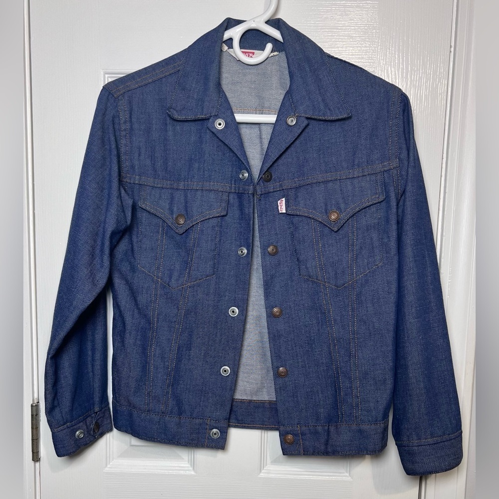 Vintage Levi's Denim Trucker Jacket White Tab Red Letters 1970's Youth SZ 16 - Picture 2 of 9
